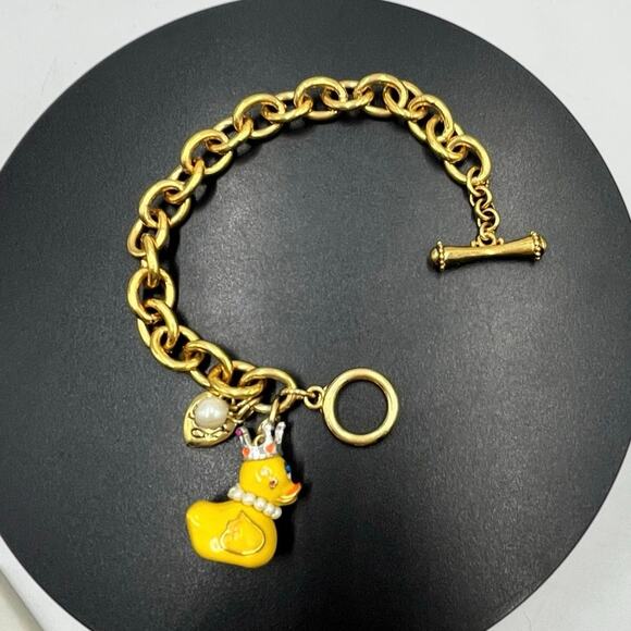 Betsey Johnson Gold Chain Charm Bracelet Yellow Rubber DuckCrown Pearl Designer - Picture 1 of 8
